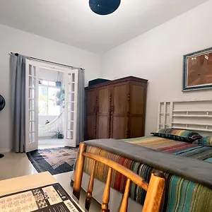  Quarto em Acomodações Particulares Exclusiva Charmosa Com Varanda - 100m Da Paulista Brasil